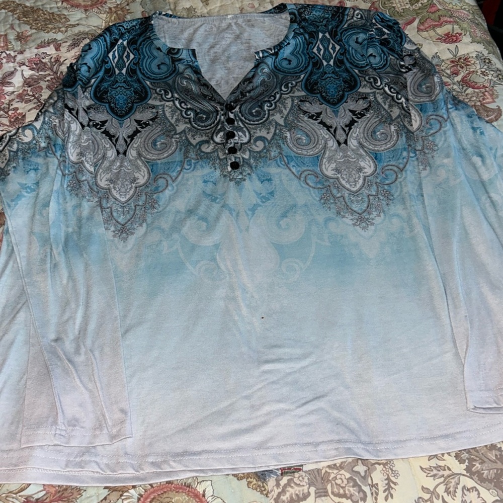 Woman’s long sleeve tunic